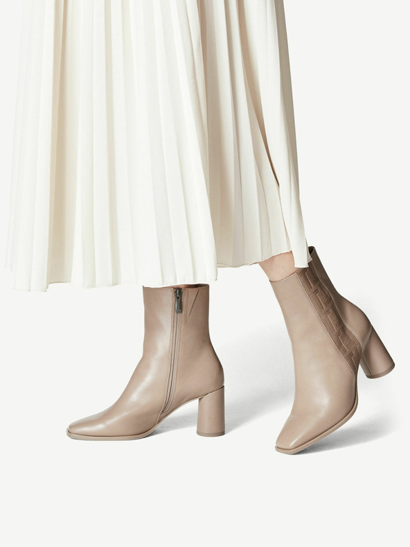 Tamaris Stivaletti con tacco alto in pelle marrone chiaro Tamaris