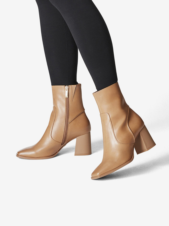 Tamaris Stivaletti con tacco in pelle marrone chiaro Tamaris