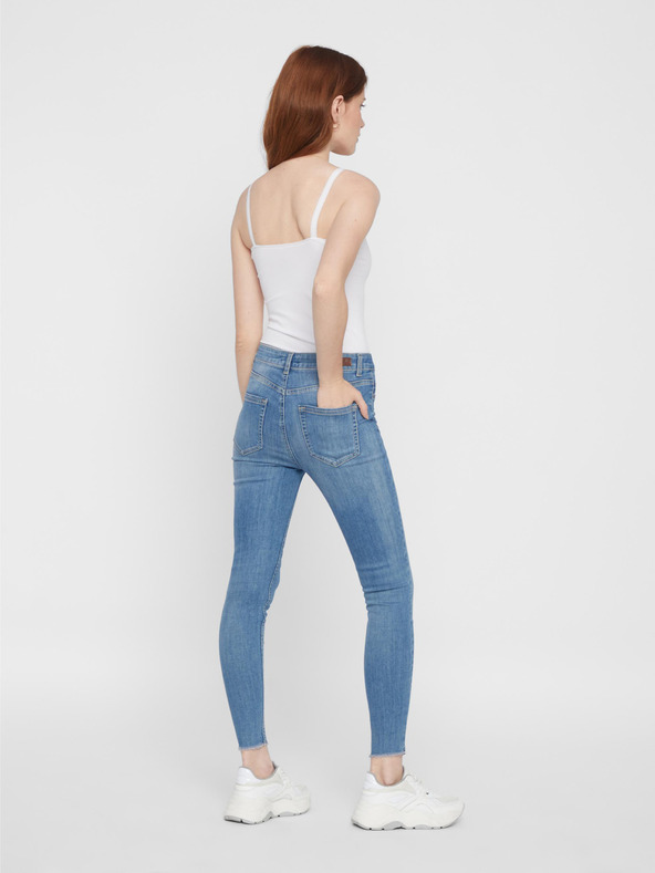 Pieces Canotta donna bianca basic pezzi tinta unita