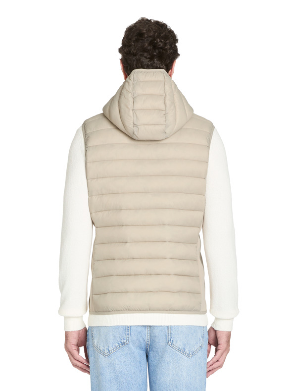 Celio Gilet con cappuccio Jushellsl