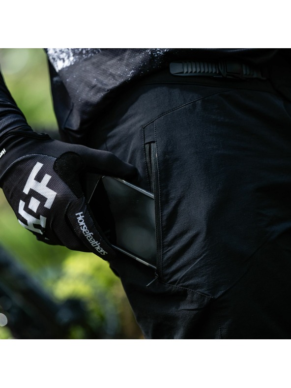 Horsefeathers Pantaloni da bici Stoker - nero HORSEFEATHERS